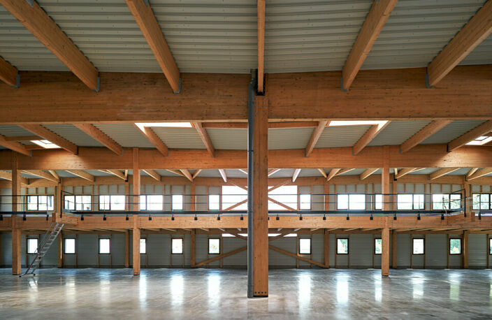 LOCAUX D'ACTIVITES à LOUER — photo 3