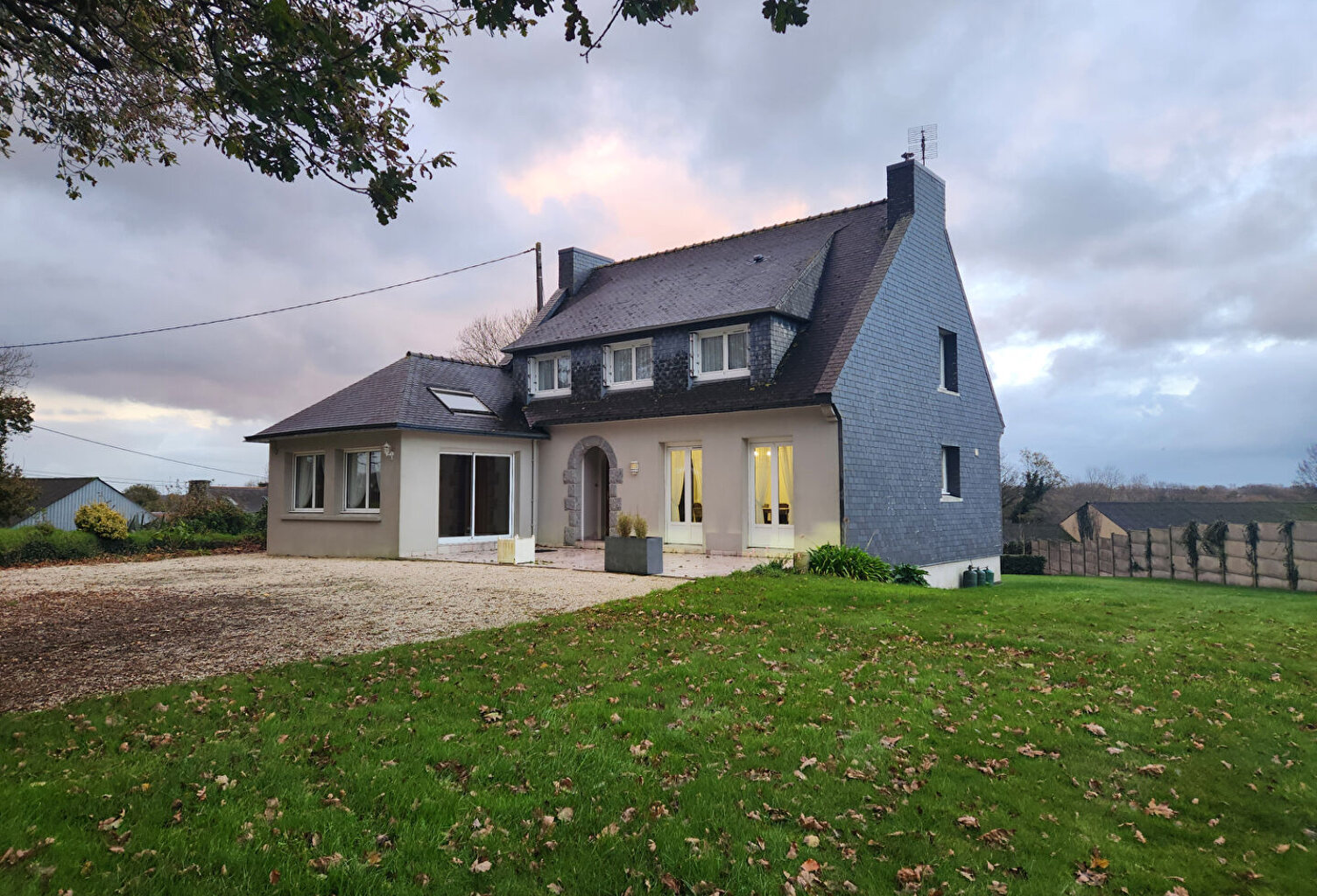 A LOUER Plouvien  Grande maison de 158 m2 MEUBLEE — photo 1