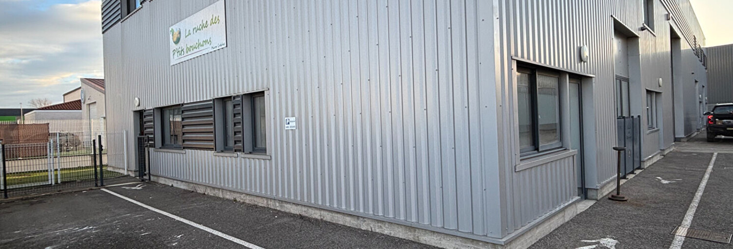 Commerce   m² à louer à Chaponnay (69970)