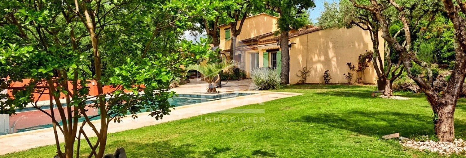 Maison 8 Pièces 246 m² à vendre à Saint-Paul-en-Forêt (83440)