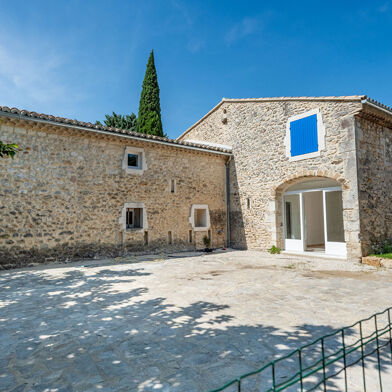 Appartement 5 pièces 243800 €