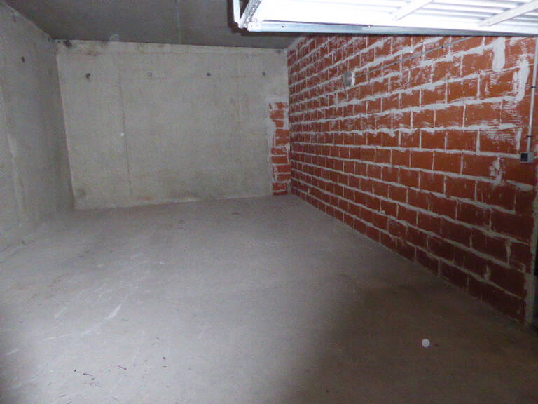 RODEZ-BOURRAN : Grand garage de 43.35 m² pour 3 voitures — photo 1