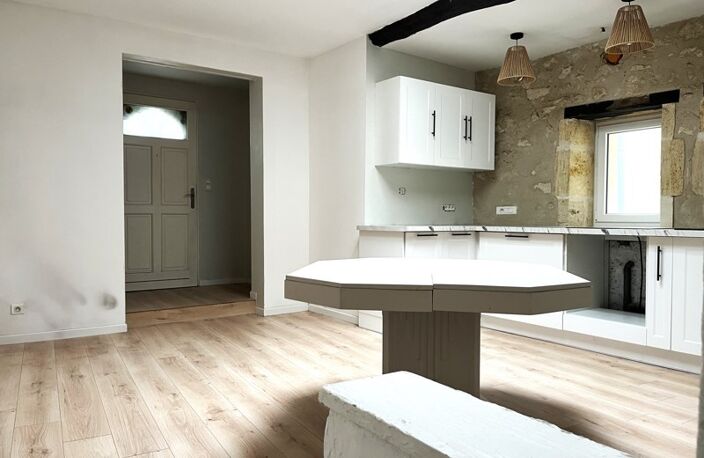 Maison en pierre de 2 pièces principales — photo 2