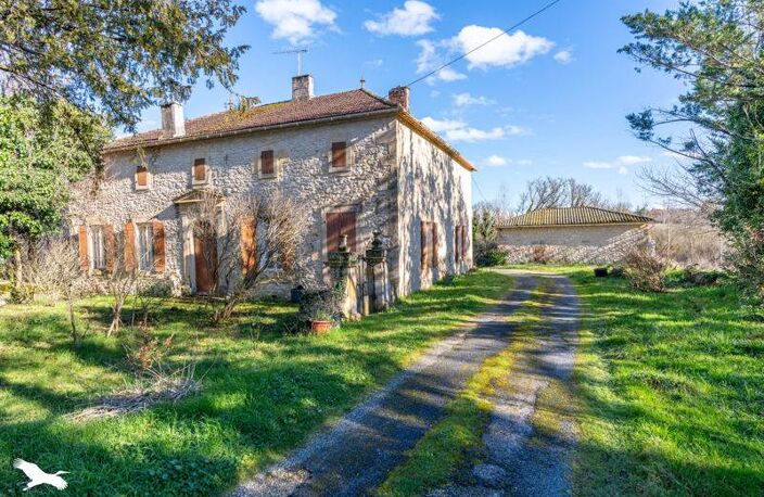 Maison en pierre de 8 pièces principales — photo 2
