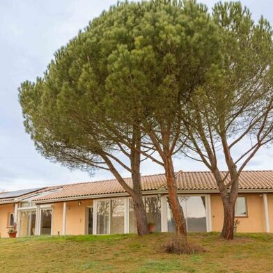 Maison 8 pièces 499200 €