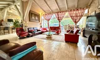 Maison 8 Pièces 251 m² à vendre à Montroy (17220)