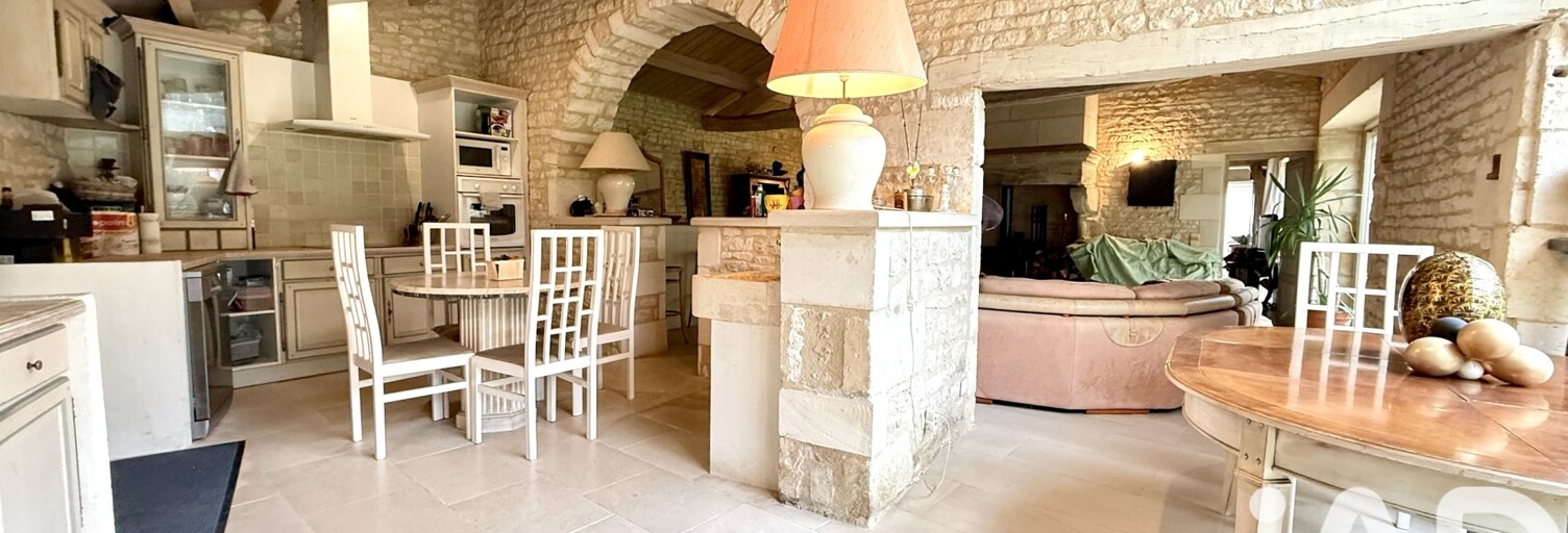 Maison 8 Pièces 365 m² à vendre à Montroy (17220)