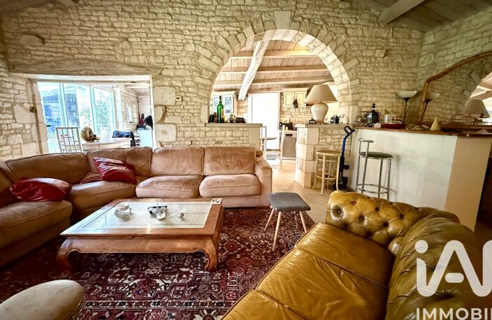 Vente Maison/villa 8 pièces — photo 2