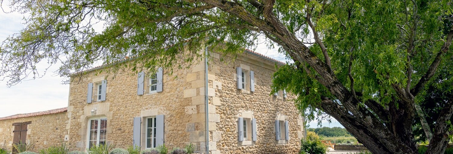 Maison 12 Pièces 494 m² à vendre à La Gripperie-Saint-Symphorien (17620)