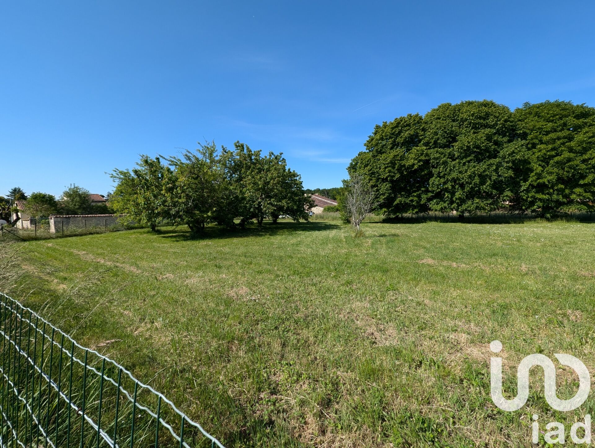 Louzac-St-Andre - 1000m²