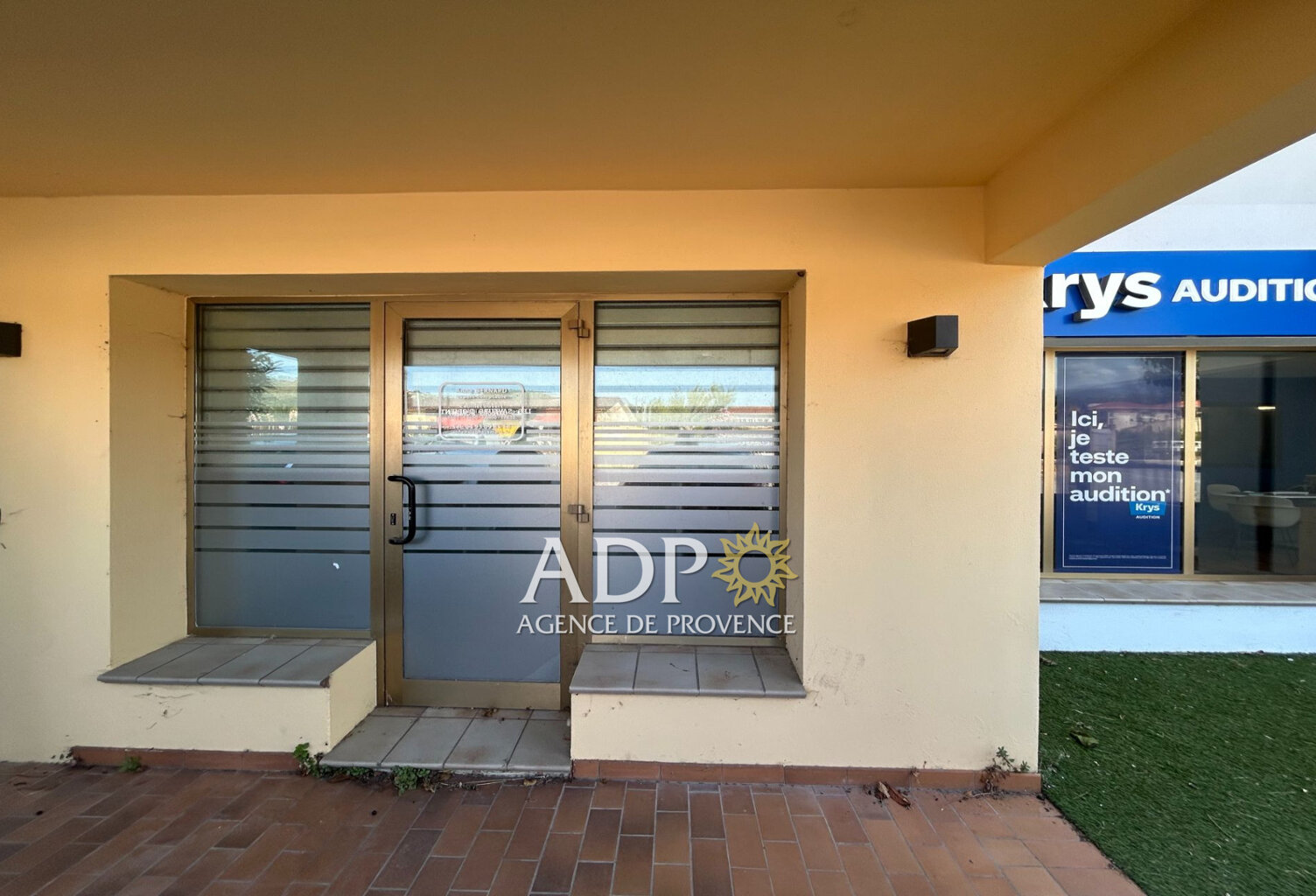 professionnel local commercial — photo 1