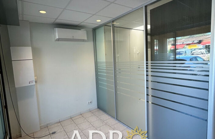 professionnel local commercial — photo 2