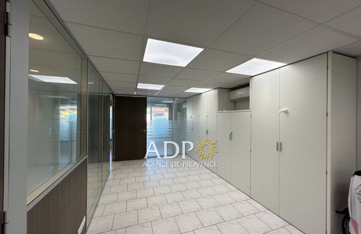 professionnel local commercial — photo 3