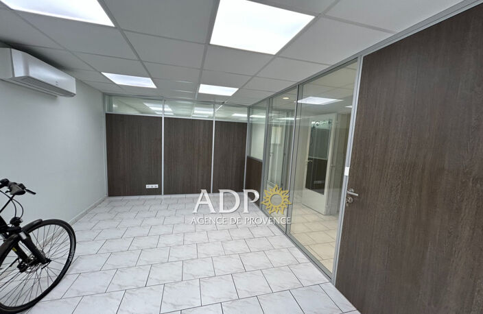 professionnel local commercial — photo 4