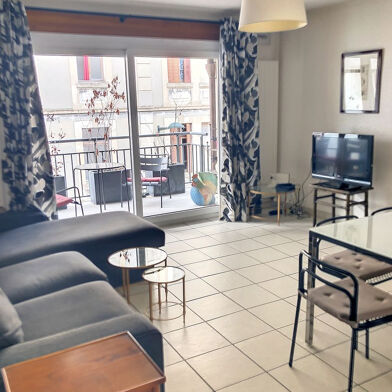 Appartement 2 pièces 881 €