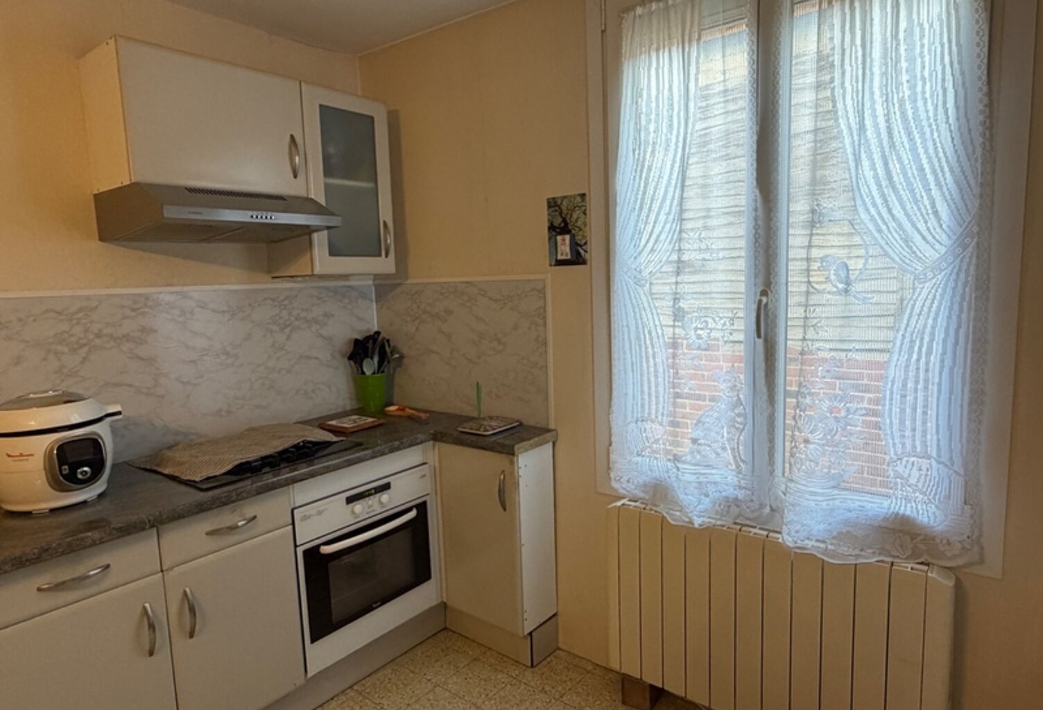 MAISON DE VILLAGE AVEC DÉPENDANCES - GRAND POTENTIEL — photo 1