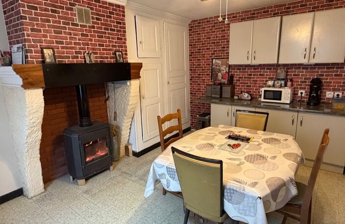 MAISON DE VILLAGE AVEC DÉPENDANCES - GRAND POTENTIEL — photo 2