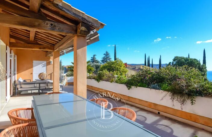 VENTE - CASSIS - MAISON MEDITERRANÉENNE - VUE MER ET COLLINES - — photo 2