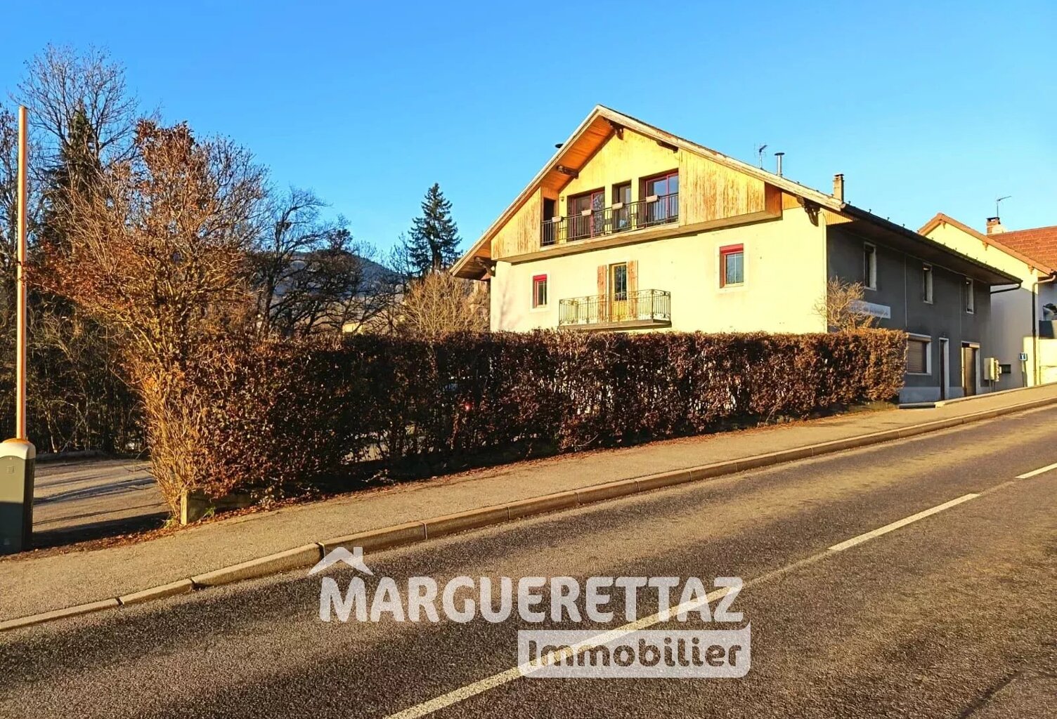 Grand T4 de 120 m² avec vue sur la vallée — photo 1