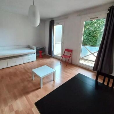 Appartement 1 pièces 700 €