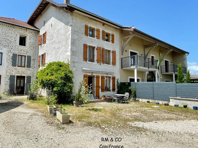 Dpt Ain (01), à vendre à PREGNIN, maison de village de 159 m2, 5 pièces, terrain de 416 m2 — photo 1