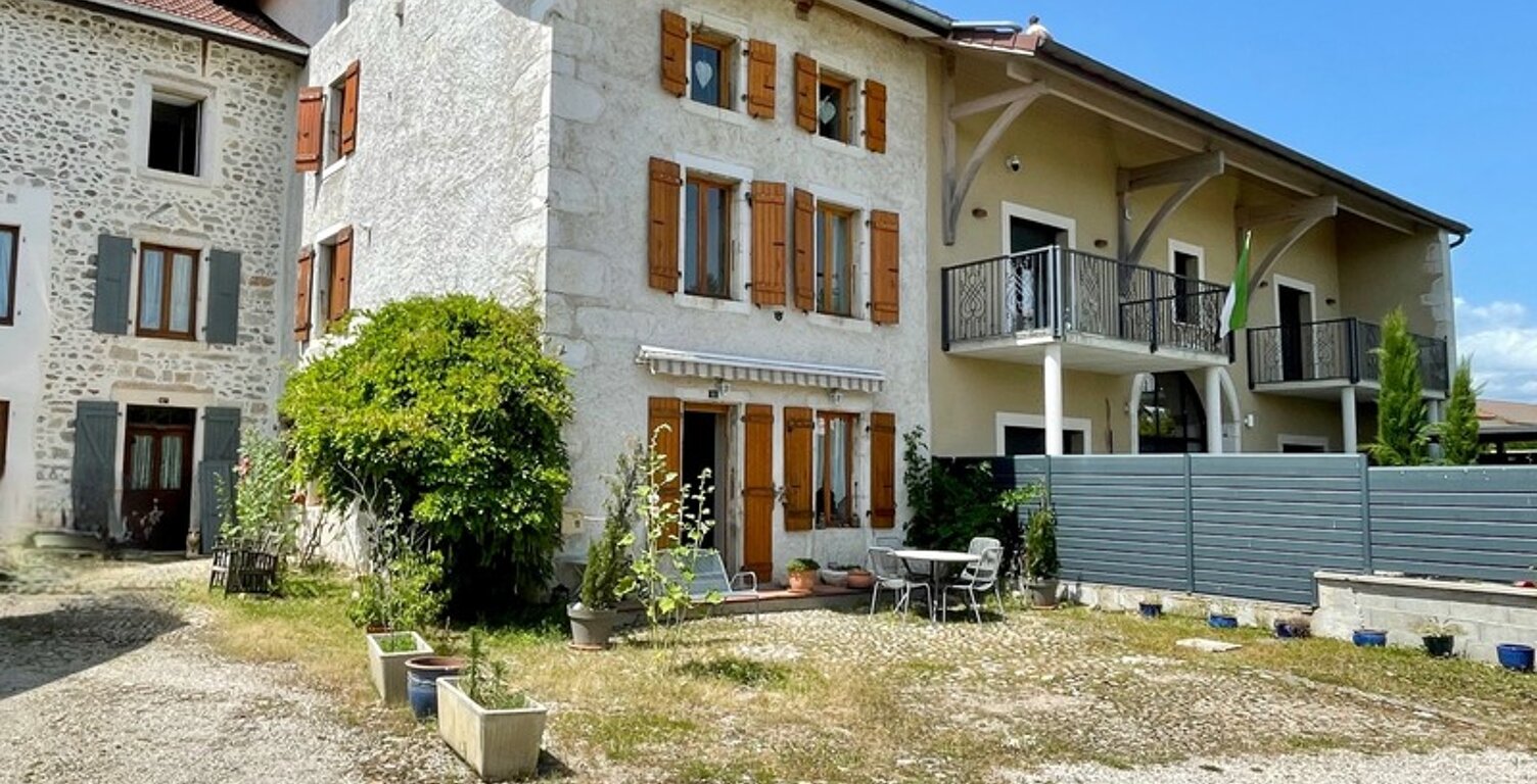 Dpt Ain (01), à vendre à PREGNIN, maison de village de 159 m2, 5 pièces, terrain de 416 m2 — photo 1
