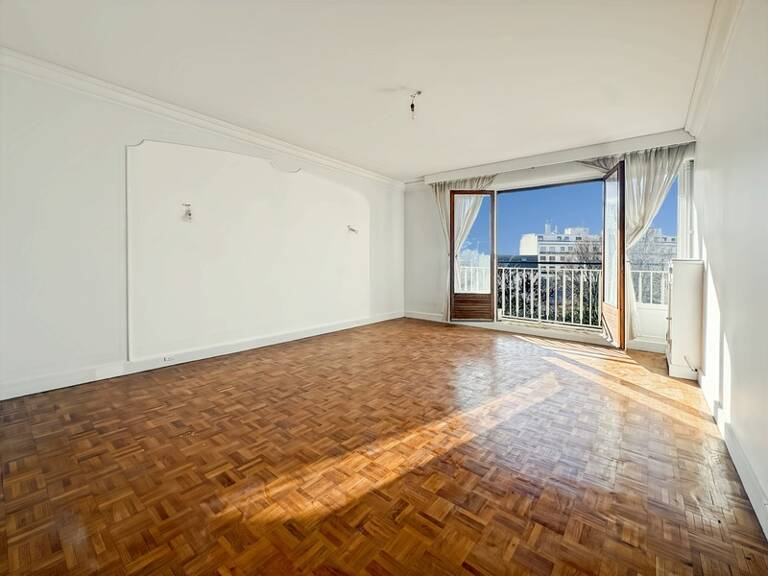 Exclusivité - A vendre - Appartement très lumineux - Balcon filant 5 m2 - 4 pièces - 3 chambres - Cuisine indépendante - Salle de bains - Cave et Parking - À proximité des Commerces, Écoles et du RER — photo 1