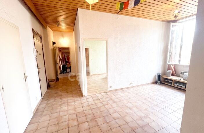 Appartement bourgeois à vendre 3 pièces 2 chambres 77m2 porte de la Saunerie MANOSQUE (04) — photo 2