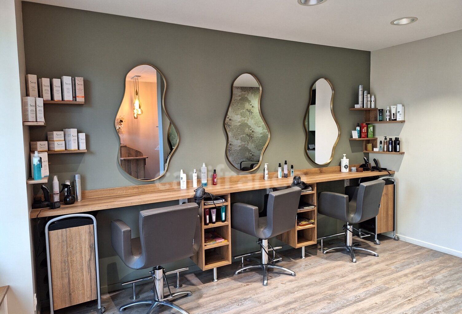 Fonds de commerce Coiffure à vendre LE PERTRE (35) — photo 1