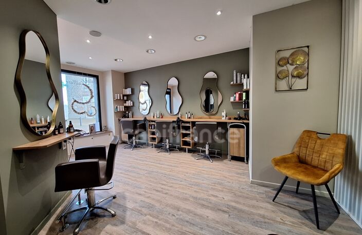 Fonds de commerce Coiffure à vendre LE PERTRE (35) — photo 2
