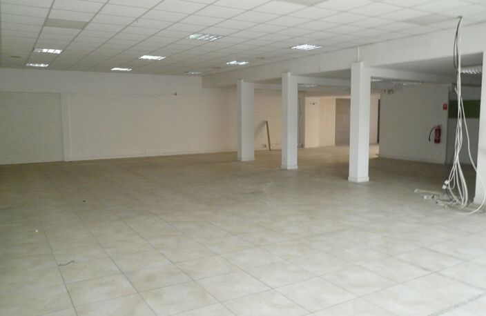 ⚜ Local/bureau A Louer CHATEAUBERNARD Zone Industrielle ⚜ — photo 3