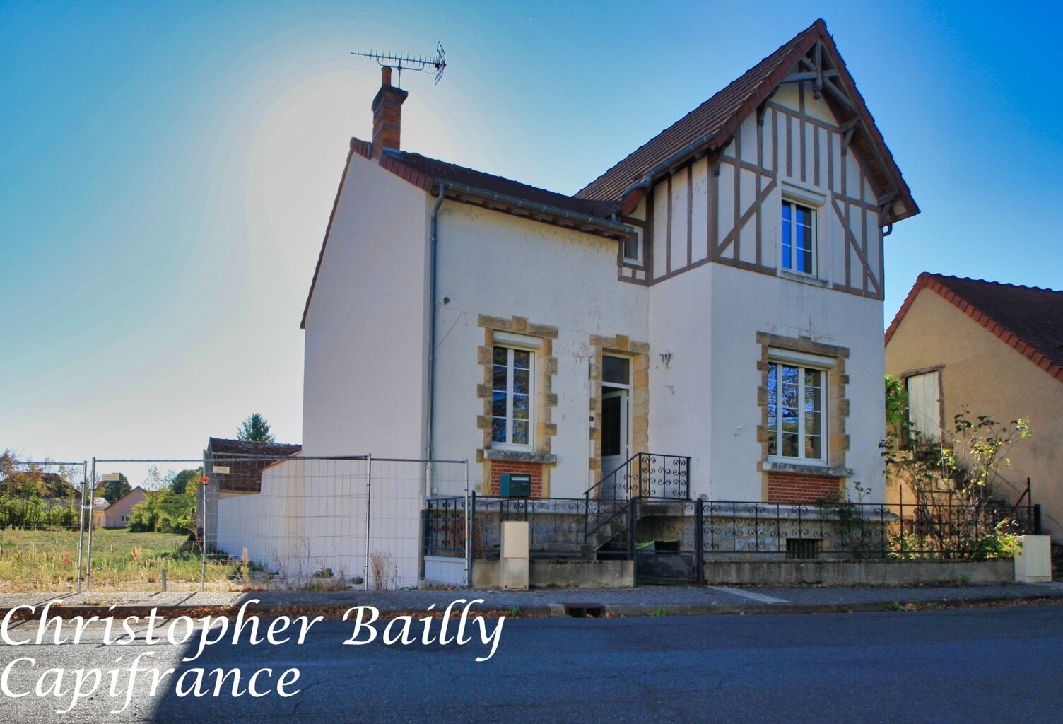 Charmante maison de style 1930, 4 chambres, à proximité des commodités — photo 1