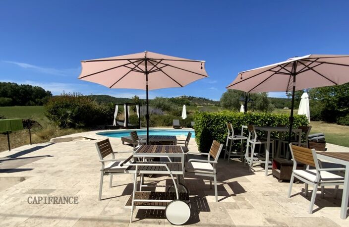 Domaine dans le Luberon - 2,6 ha - 1100 m2  - à vocation de tourisme de luxe et événementiel — photo 5