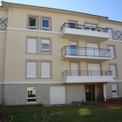 Appartement 3 pièces 750 €