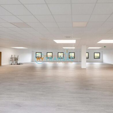 Local industriel  6730 €