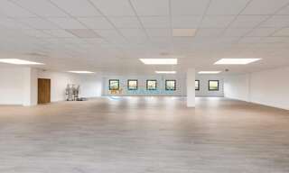 Local industriel  673 m² à louer à Lisses (91090)