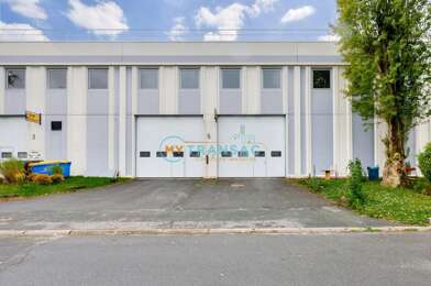 Local industriel  10770 €