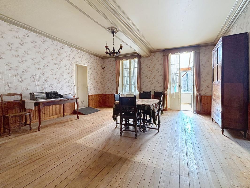 Villa / Maison  T8 à vendre Bourgneuf 17220