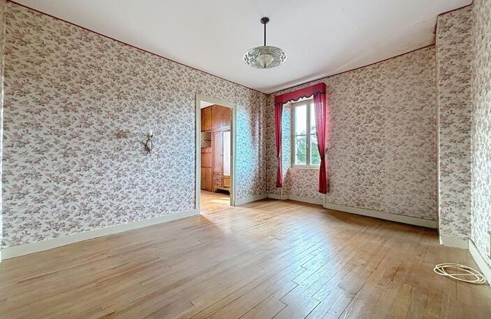 Maison À Vendre - Centre bourg Bourgneuf — photo 2