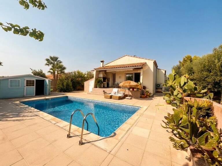 Maison À Vendre - Calme et sans vis-à-vis. Piscine et studio attenant — photo 1