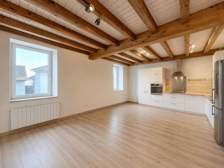 Superbe appartement duplex T5 COLLONGES centre village — photo 1