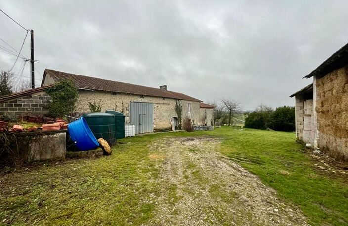 Corps de ferme avec dépendances à rénover — photo 2