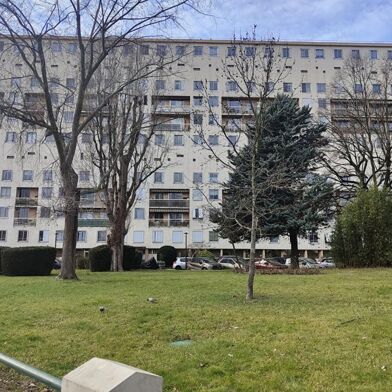 Appartement 4 pièces 1270 €