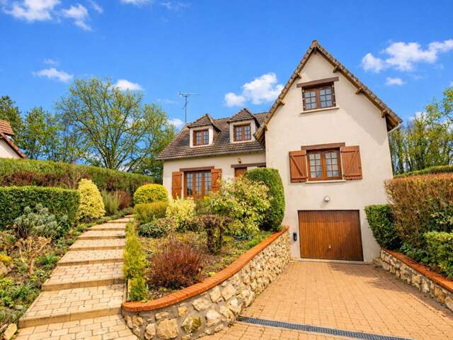 LIEUX UNIQUES ® x PROPRIÉTÉS PRIVÉES PROPOSE TRES BELLE MAISON CONTEMPORAINE DE 195 M² - CELLETTES — photo du bien