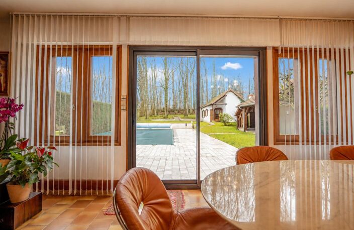 LIEUX UNIQUES ® x PROPRIÉTÉS PRIVÉES PROPOSE TRES BELLE MAISON CONTEMPORAINE DE 195 M² - CELLETTES — photo 4