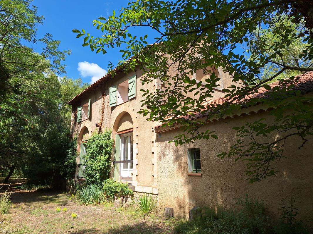 Villa / Maison  T4 à louer Varages 83670