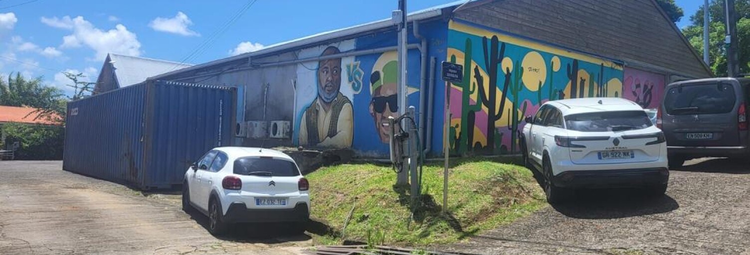 Local industriel  574 m² à louer à Le Lamentin (97232)