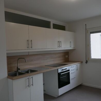 Appartement 5 pièces 900 €