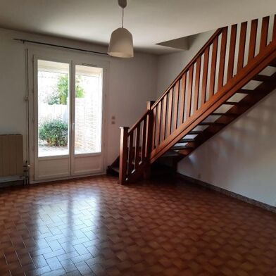 Appartement 3 pièces 821 €