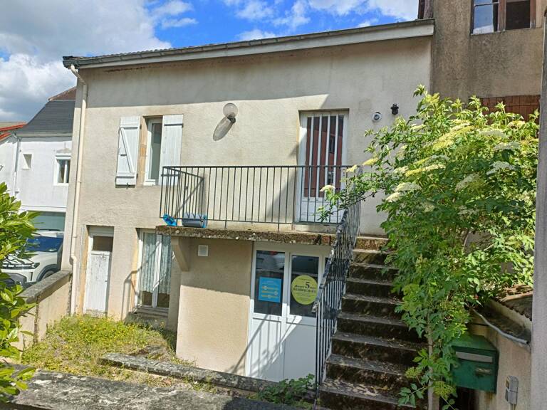 Immeuble  136 m² — photo 1